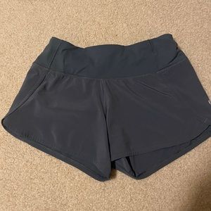Lululemon shorts size 4